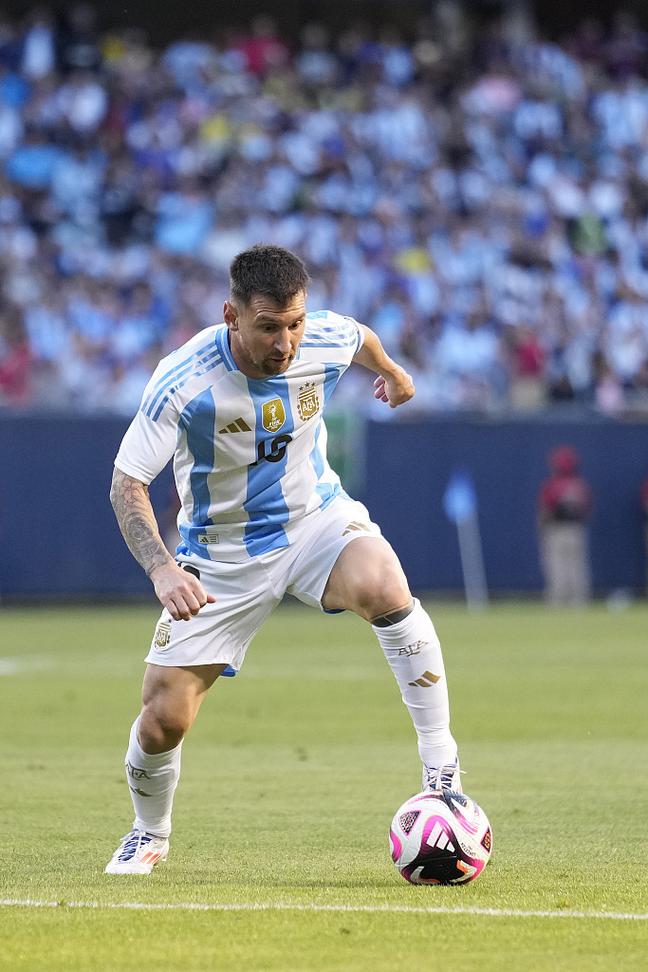 都体：森林和维拉有意卡斯特罗，博洛尼亚可能要价4000-5000万（都体：维拉与森林有意卡斯特罗，博洛尼亚或索价4000万至5000万）