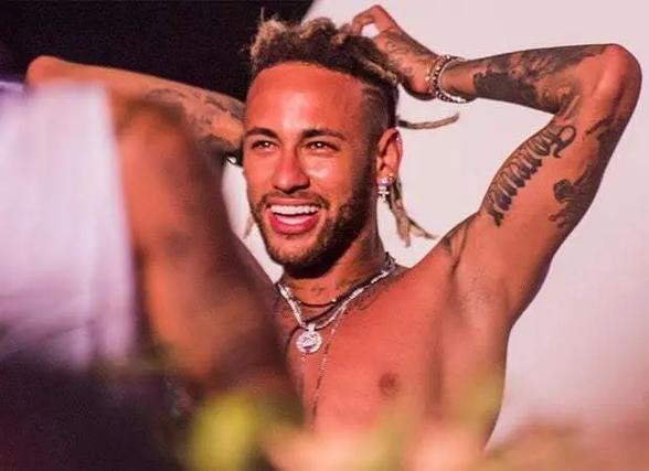 卡利亚里主帅：面对伊尔迪兹这种冠军球员，疏忽就会付出代价（卡利亚里主帅：面对伊尔迪兹等冠军级球员，哪怕一瞬走神都要付出代价）