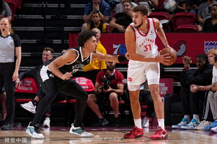 米兰公布客战都灵首发，莱奥、恩昆库领衔锋线（米兰客战都灵首发出炉，莱奥与恩昆库领衔锋线）