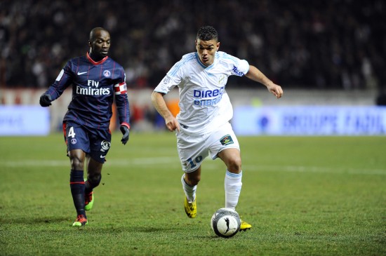 替补门将关键扑救，稳定球队防线（替补门将奉献关键扑救，稳住球队后防）