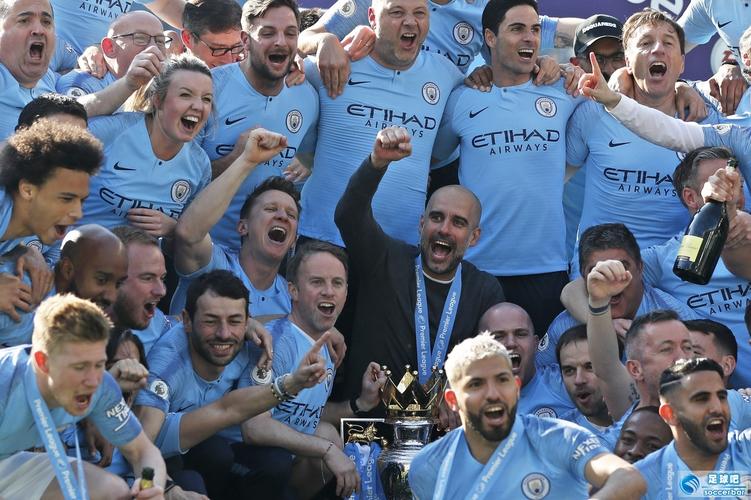 帕夫洛维奇：偶像是C罗；未来希望成为拜仁和德国的常规首发（帕夫洛维奇称偶像为C罗，目标是未来成为拜仁和德国队的常规首发）