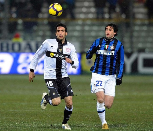 北控vs山东前瞻：两大本土新锐主帅斗法，恩怨之争看点十足（北控战山东前瞻：两位本土新锐少帅斗智斗勇，恩怨戏码看点满满）