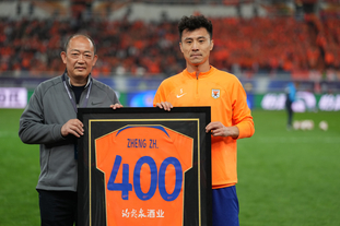 略伦特：很高兴保持不败战绩，和这些优秀球员并肩作战很轻松（略伦特：为不败延续感到欣喜，与顶尖队友并肩作战轻松自如）