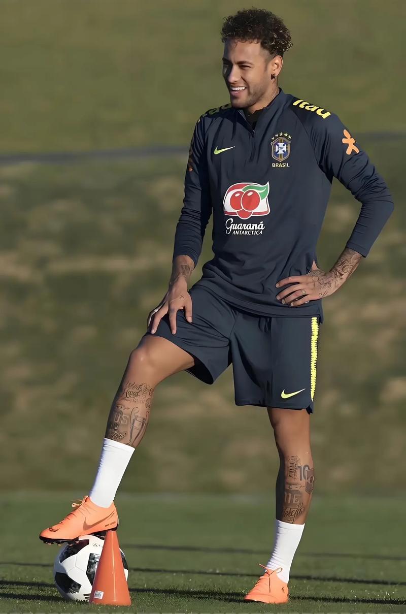 世体：从热身阶段开始，尼科-威廉斯就遭到了巴萨球迷的嘘声（世体：尼科-威廉斯从热身起就遭到巴萨球迷嘘声）