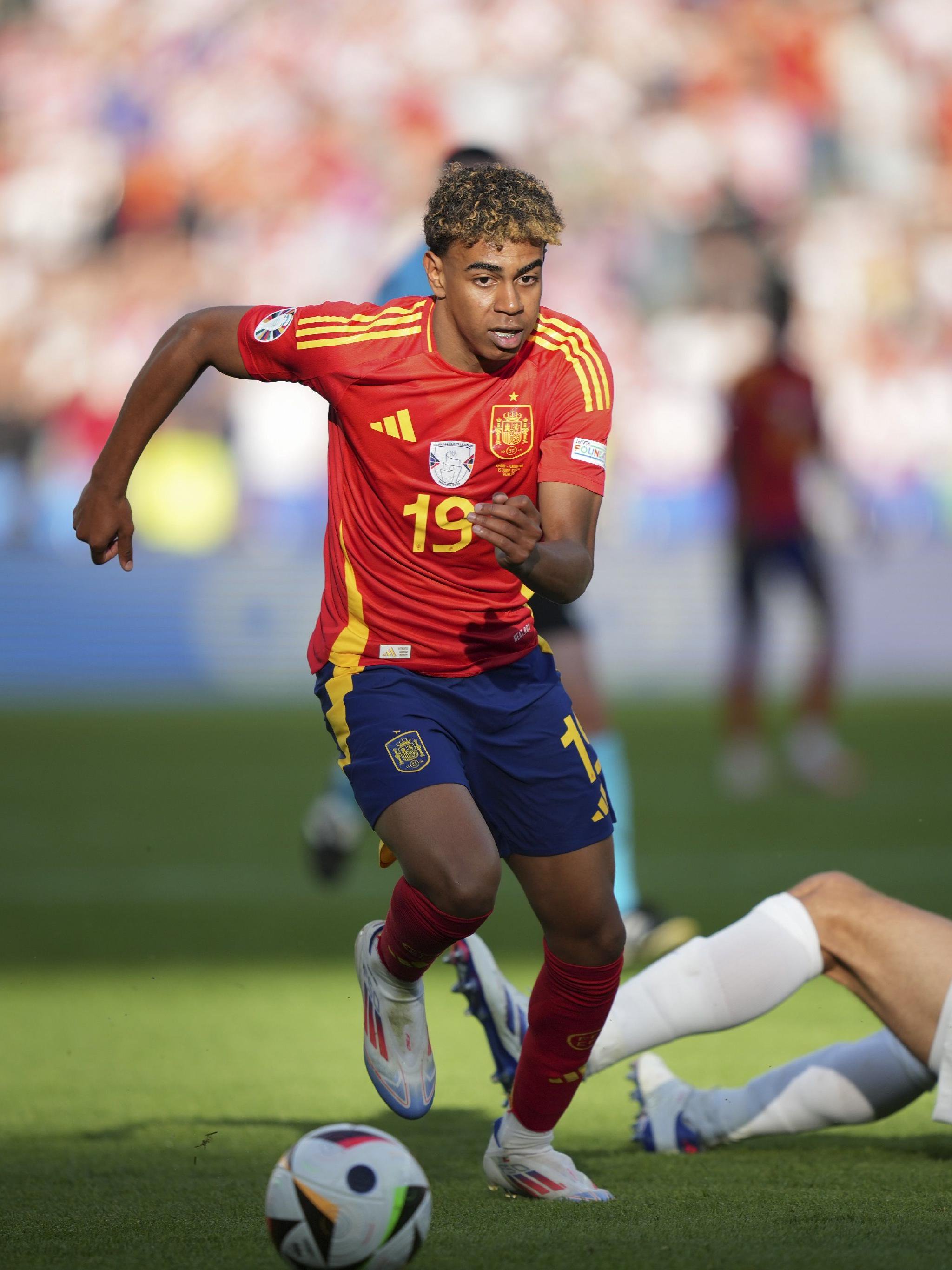 SGA：我喜欢和狄龙对位，无论你愿不愿意，你都得和他拼（SGA：我享受与狄龙对抗，不管你愿不愿意，都得跟他拼）