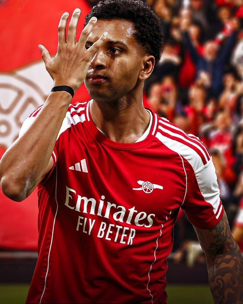 迪尼：谢什科在场上犹豫不决，他从来都和队友不在一个频道上（迪尼：谢什科比赛中优柔寡断，始终与队友不同步）